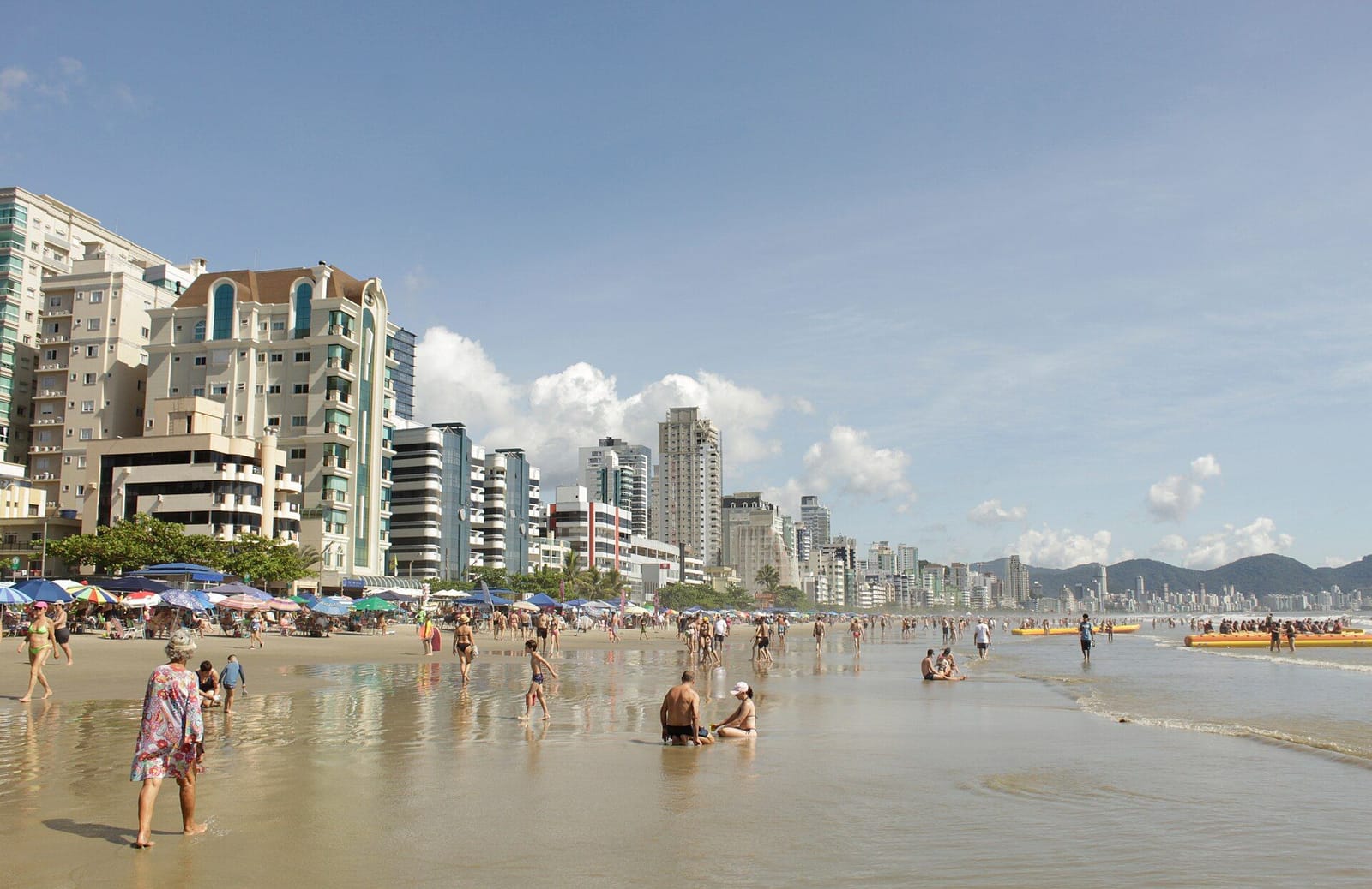Praia em Itapema, no litoral norte de Santa Catarina